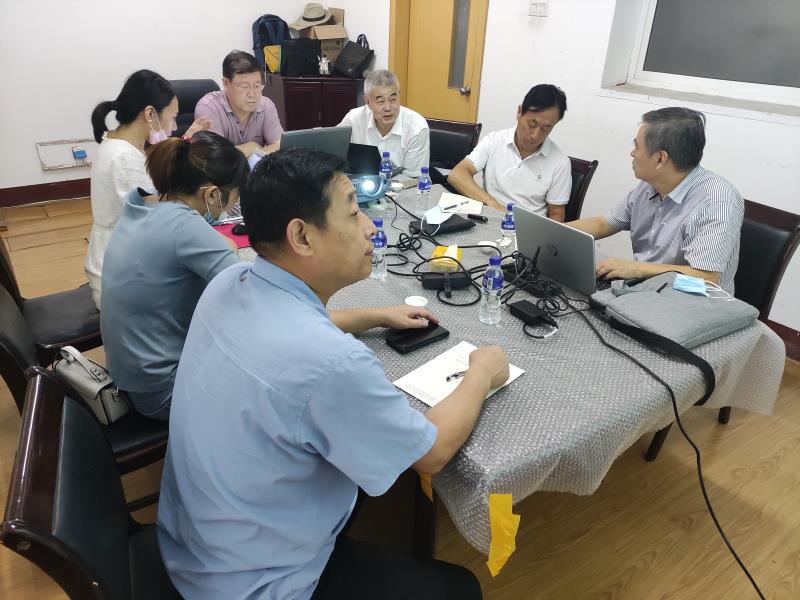 煙臺先進制造工程技術學會理事長張永治、煙臺冰輪集團副總裁胡兆奎等領導專家,來我公司參觀交流。 煙臺先進制造工程技術學會理事長張永治、煙臺冰輪集團副總裁胡兆奎等領導專家,來我公司參觀交流。